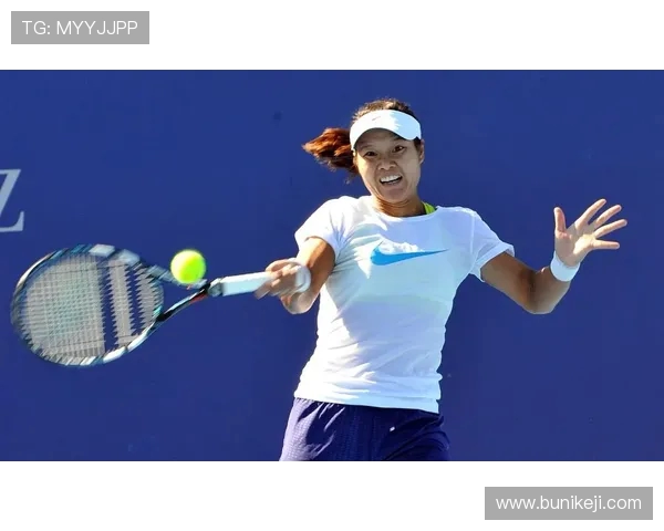 网球:挥拍飞扬,激情燃烧