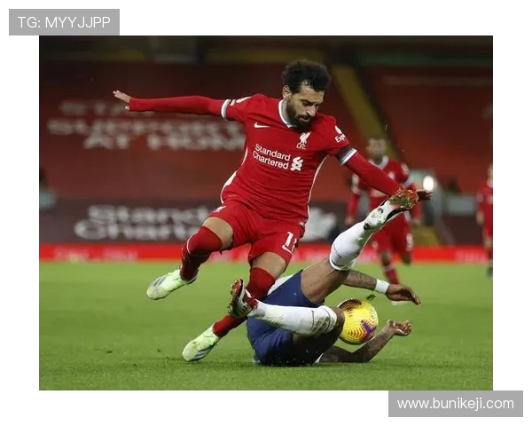 利物浦鏖战切尔西英超强强对决再掀红蓝巅峰较量