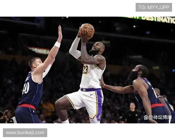 14号骑士与湖人激战正酣谁能在这场对决中笑到最后