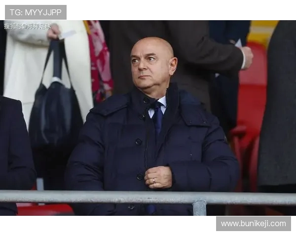 凯恩的传奇之路：从足球天才到世界顶级球员的成长历程与成就分析